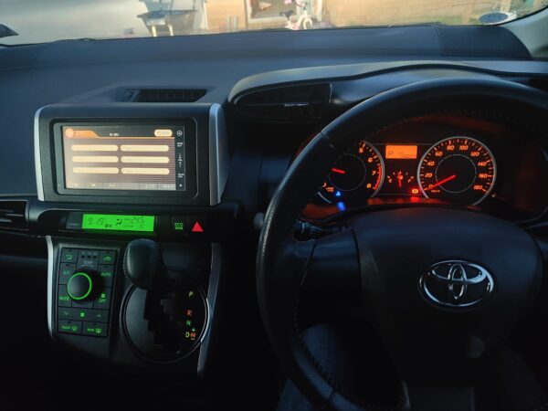2011 TOYOTA WISH - Image 6
