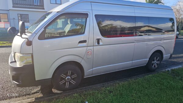 Toyota Hiace - Image 3
