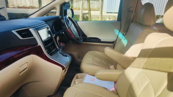 Toyota Alphard - Image 6